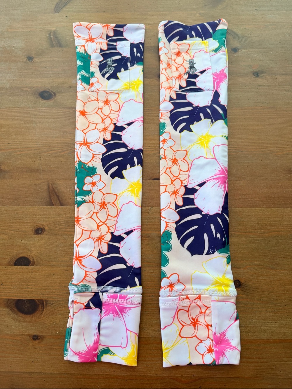 Running Skirts Kona Vibrant floral arm warmer/compression sleeves tropical print
